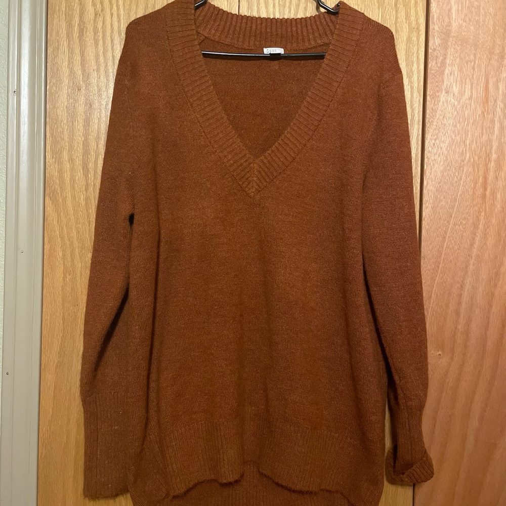 Reddish brown large sweater